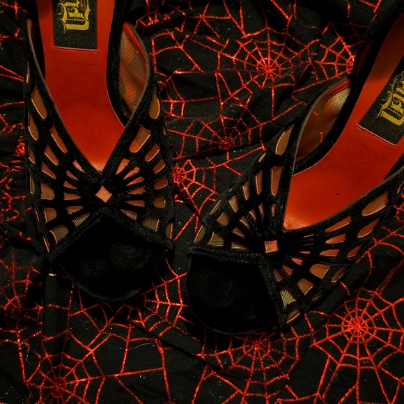KVD Black Platform Stilettos | Peep Toe Heels | Bold Gothic High|Size 7 - Picture 1 of 16